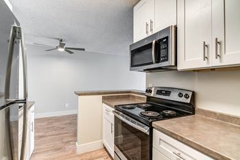 microwave  at Veranda La Mesa, La Mesa, 91942